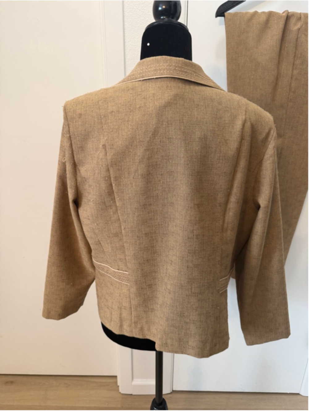 Vintage Sag Harbor Petite 16P Tan 2 Pc Pantsuit Blazer Pants Career Office Set - Picture 5 of 11
